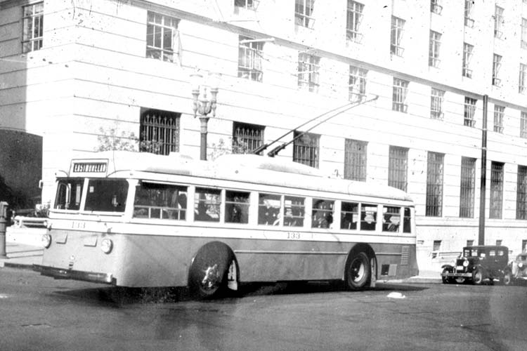 An electrified trolleybus in the 1930s